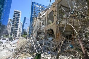 Mueren cuatro personas por un ataque de Irán contra Israel poco antes de la entrada en vigor del alto el fuego