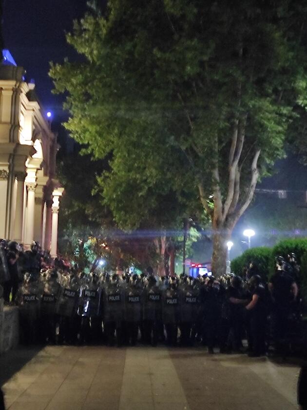 Mujeres manifestantes son víctimas de especial violencia en protestas en Georgia : IPS Agencia de Noticias