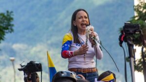 “Nos deja una experiencia inigualable”, María Corina Machado despidió a Violeta Barrios de Chamorro