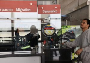 Nuevo grupo de connacionales llegó desde EEUU