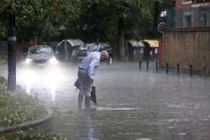 Onda Tropical número 4 se aproxima al oriente del país