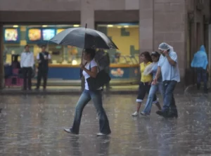 Onda tropical 10 produce lluvias en el país