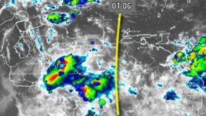 Onda tropical N°6 avanza hacia el centro del país