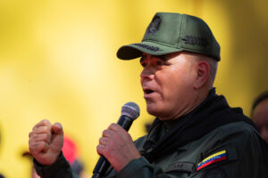 Padrino López alertó sobre incursión de «buque extranjero» en aguas venezolanas