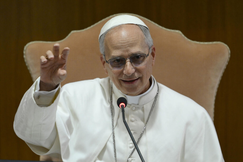 Papa León XIV pide en el Ángelus seguir trabajando para llegar a la paz a través del diálogo - AlbertoNews