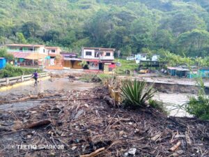 Páramo merideño sigue incomunicado por fuertes lluvias y desbordamientos - AlbertoNews