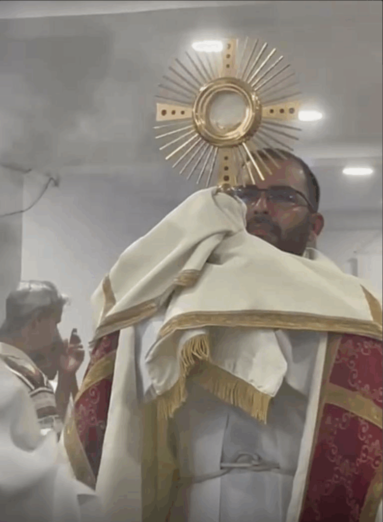 Pariata acompaña al Corpus Christi