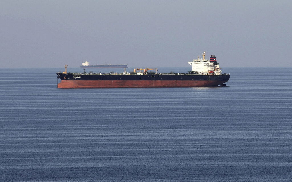 Parlamento iraní aprueba el cierre del estrecho de Ormuz