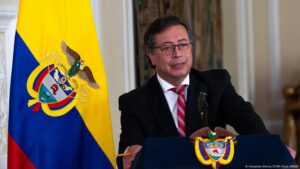 Petro exige a ministros firmar decreto de consulta popular – DW – 08/06/2025