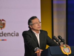 Petro rechaza reforma laboral por incluir trabajo por horas y la califica como contrarreforma atrasada | Empleo | Economía