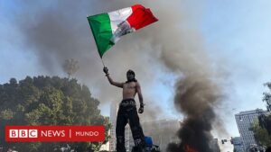 Por qué causa polémica la presencia de la bandera de México en las protestas en Los Ángeles contra las redadas migratorias