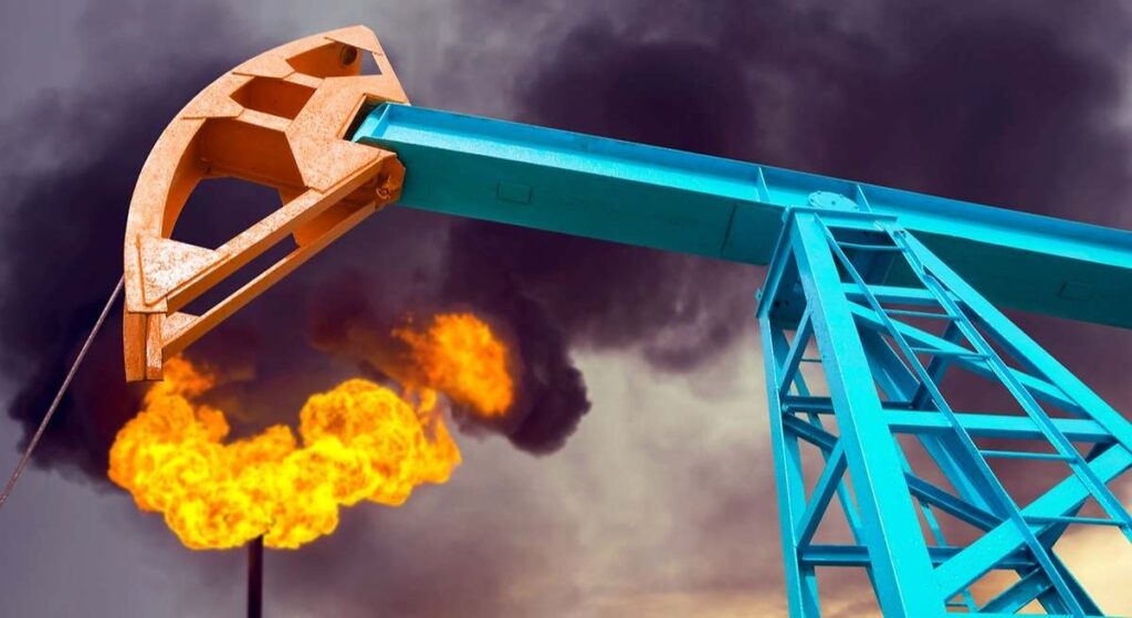 Por qué el petróleo y los mercados no están en 'llamas' ante el posible colapso de Ormuz tras el ataque de EEUU a Irán