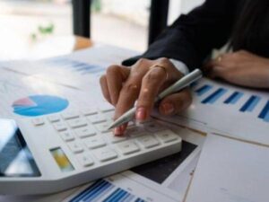 Presentan demanda contra decreto de Gobierno que adelanta el cobro de impuestos | Gobierno | Economía
