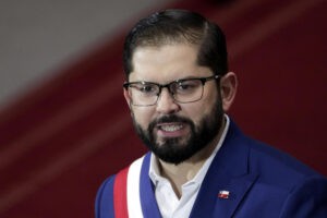 Presidente de Chile expresa su "absoluta condena" al atentado contra el senador colombiano - AlbertoNews