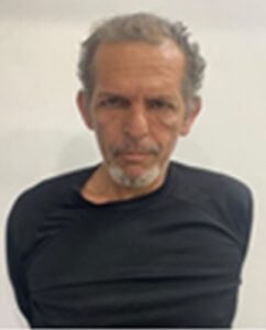 Preso por golpear a su madre de 77 años con un haragán
