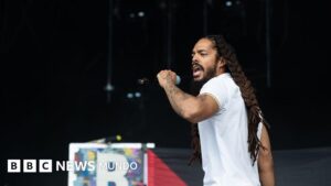 "Profundamente inapropiados": la controversia por los cánticos contra el ejército de Israel en el emblemático Festival de Glastonbury en Reino Unido