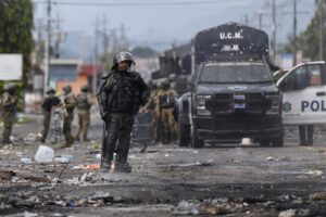 Protestas en Panamá por una polémica reforma han dejado vandalismo, saqueos, detenidos y heridos - AlbertoNews