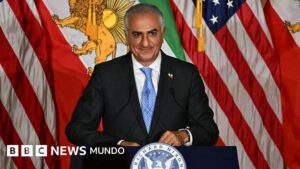 Quién es Reza Pahlavi, el príncipe heredero del sha de Persia que se postula desde EE.UU. como alternativa al régimen islámico de Irán