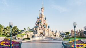 Realizaban una falsa boda en Disneyland, pero todo acabó mal al descubrirse lo peor