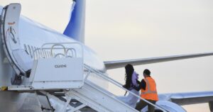 Regresan a Venezuela 141 migrantes deportados desde Estados Unidos