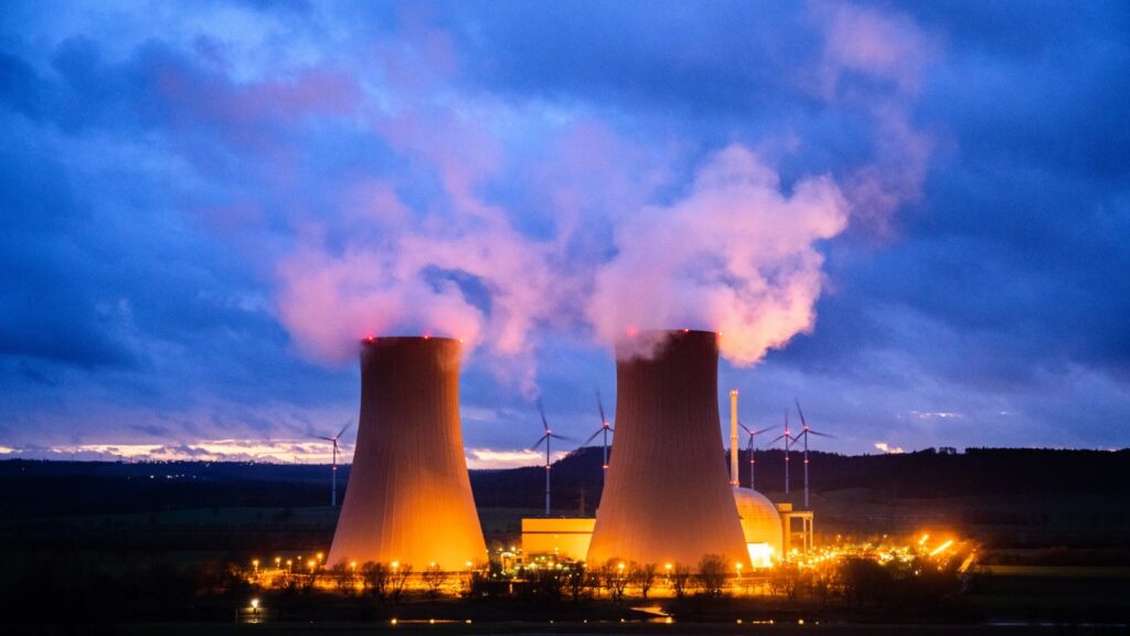 Reino Unido invierte casi 17.000 millones de euros en su primera planta nuclear desde 1995 - AlbertoNews