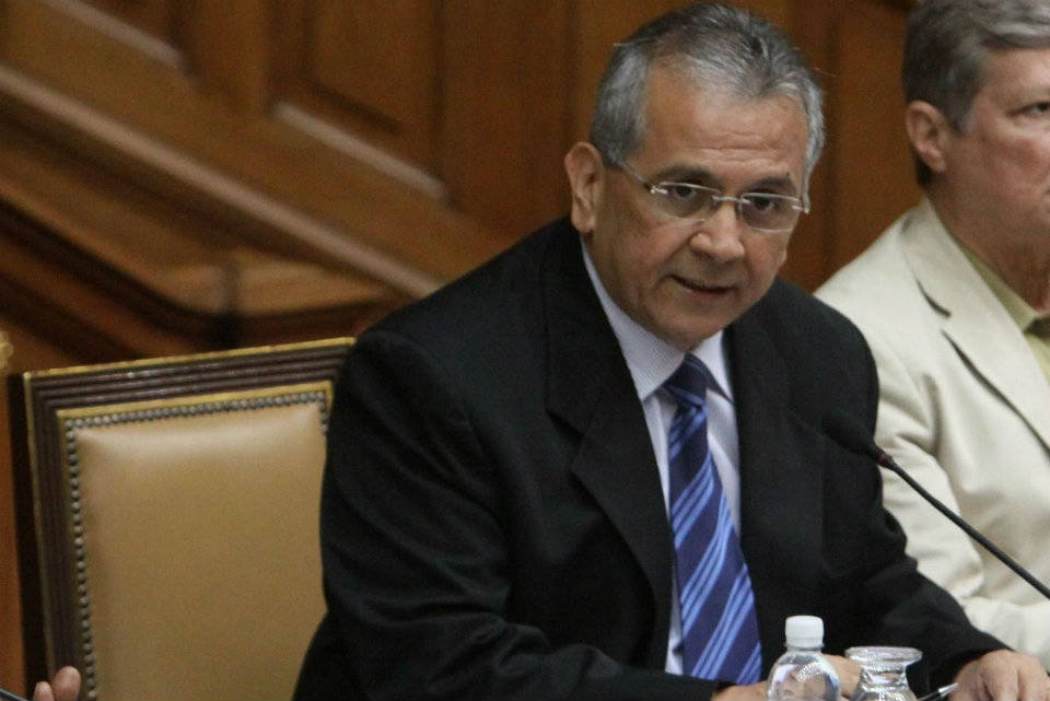 Rodrigo Cabezas "no ha sido presentado ante ningún tribunal de control", denuncia su hija