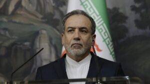 El ministro de exteriores iraní acusa a EE.UU. de "traicionar la diplomacia" y de cruzar "todas las líneas rojas"