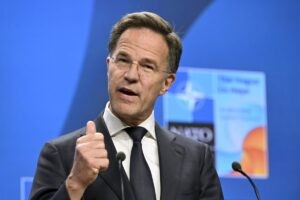 Rutte pide a los aliados europeos centrarse en disparar el gasto militar y dejar de preocuparse por EEUU