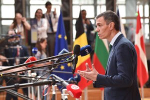 Sánchez defiende que sigue comprometido con OTAN pese a no gastar el 5% pero no hace "seguidismo ciego" como Feijóo -. F