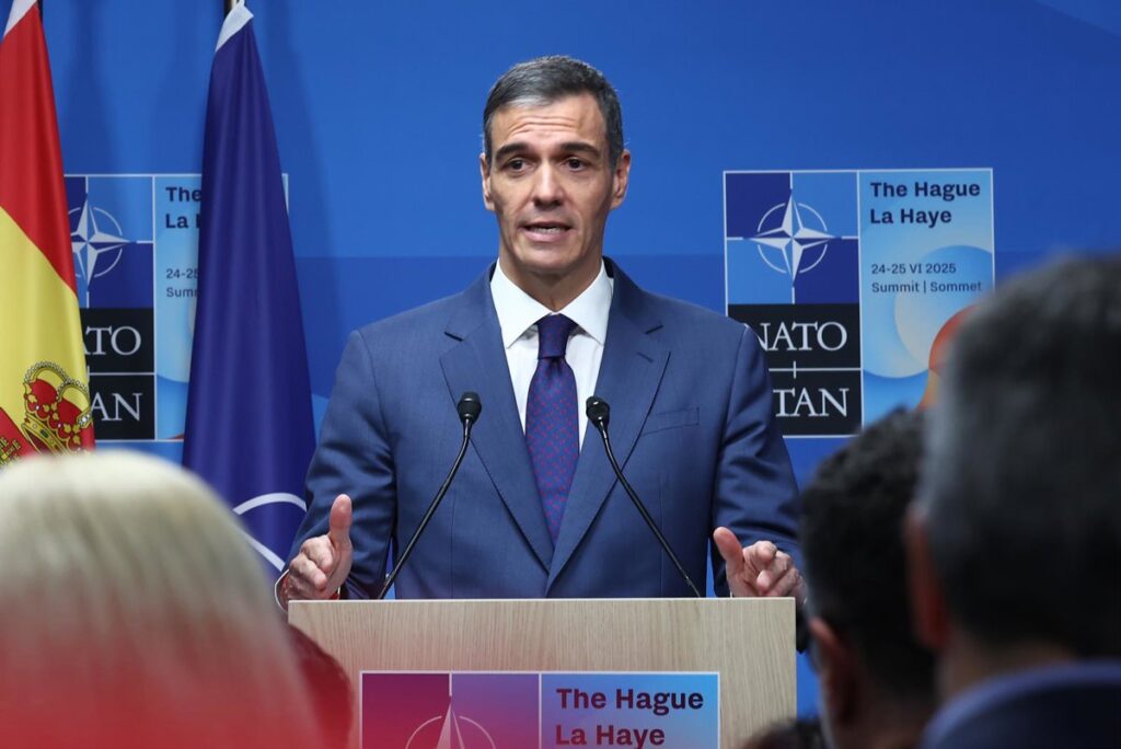 Sánchez dice que el PSOE colabora con la Justicia tras la entrada de la UCO en Ferraz y repetirá como candidato en 2027