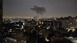 Se registran fuertes explosiones en la ciudad de Natanz, sede de un centro nuclear clave de Irán - AlbertoNews