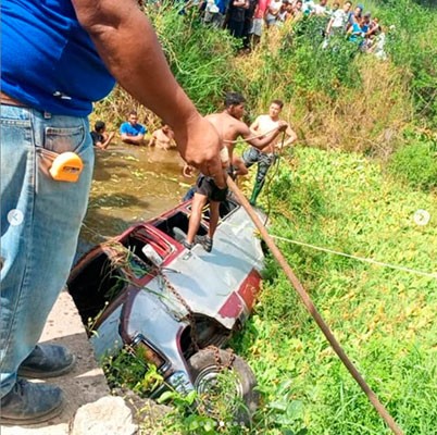 Siete muertos en Higuerote por volcamiento de camioneta de transporte público