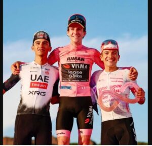 Simón Yates se coronó campeón del Giro de Italia