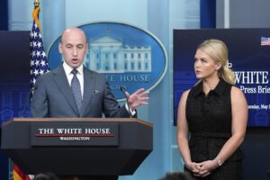 Stephen Miller, el cerebro detrás de la represión migratoria en EEUU - AlbertoNews