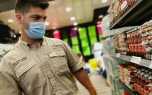 Sundde despliega fiscales para verificar el uso del dólar oficial en los comercios