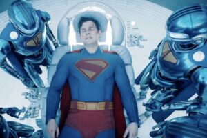 Superman es el inicio de una nueva era para DC y James Gunn lo demostrará copiando una seña del UCM