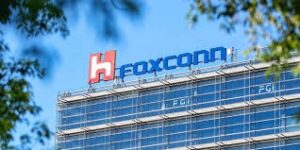 Taiwán da luz verde a inversiones de Foxconn en India y EEUU por 2.200 millones de dólares - AlbertoNews