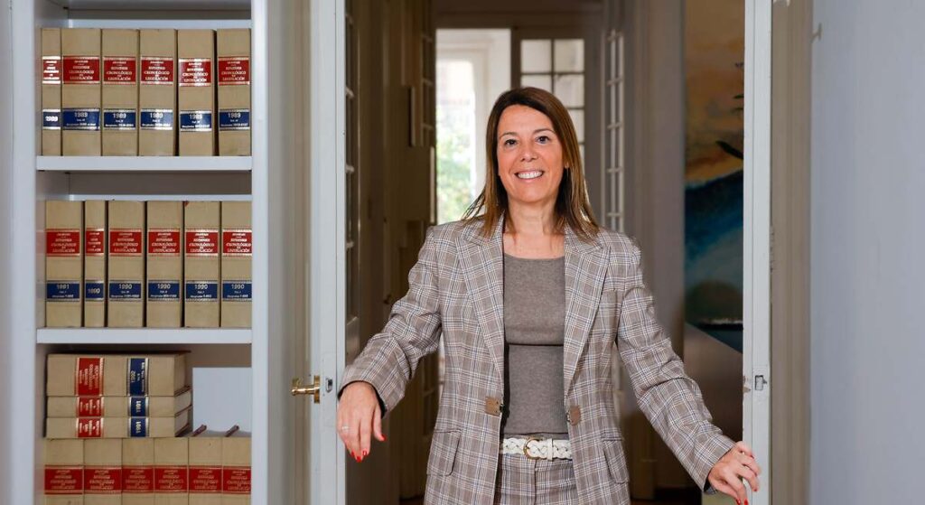 "Terminaré el mandato con unos criterios de honorarios. Es un compromiso firme"