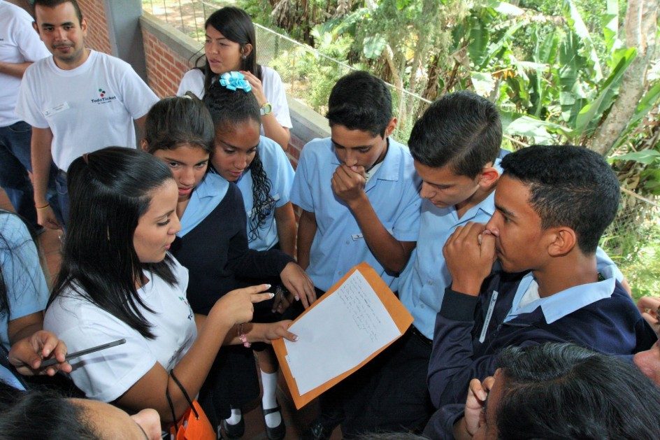 Todoticket reafirma su compromiso con 70 estudiantes de Mano Amiga