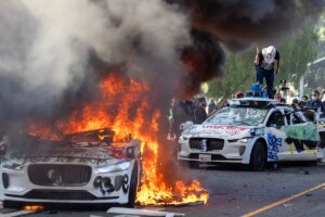 Trump abre la puerta a encarcelar al gobernador de California tras las protestas del fin de semana