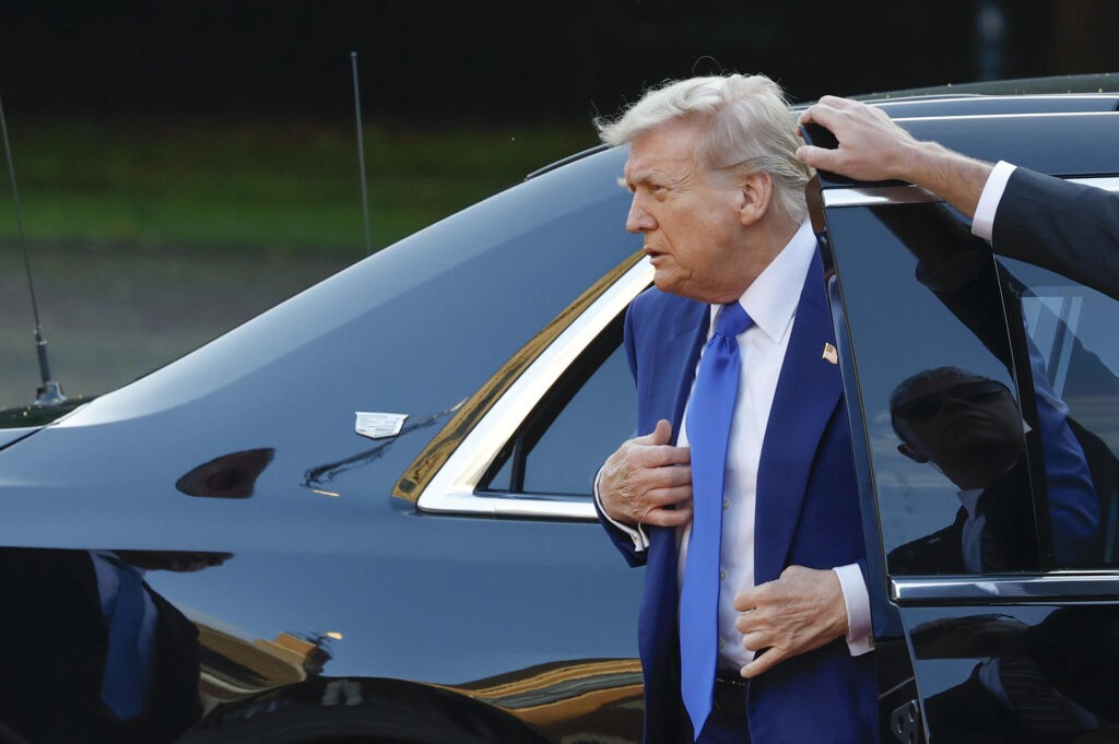 Trump acusó a CNN y The New York Times de intentar degradar éxito del bombardeo a Irán