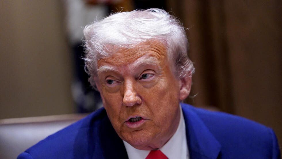 Trump advierte a Irán que si ataca objetivos de EEUU responderá con todas sus fuerzas