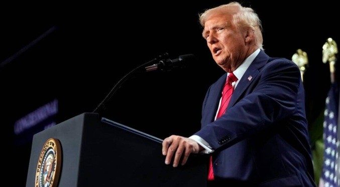 Trump critica bombardeos de Israel a Irán tras acuerdo de alto el fuego