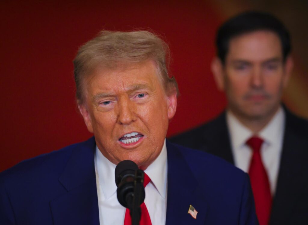 Trump dice que EEUU destruyó las instalaciones iraníes y critica a quienes lo cuestionan - AlbertoNews