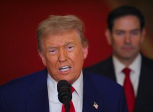 Trump dice que EEUU destruyó las instalaciones iraníes y critica a quienes lo cuestionan - AlbertoNews