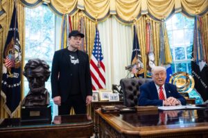 Trump dice que Musk enfrentará "muy graves consecuencias" si financia a candidatos demócratas