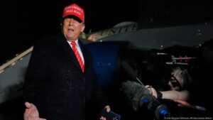 Trump difunde teoría sobre "ejecución" de Biden y clones – DW – 02/06/2025