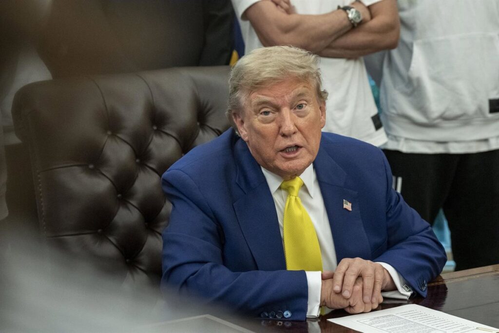 Trump tomará la decisión sobre si intervenir militarmente en Irán "en las próximas dos semanas"