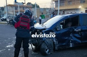 Un Yaris se estrelló contra la pared de una vivienda en la Av. Francisco de Miranda de Anaco