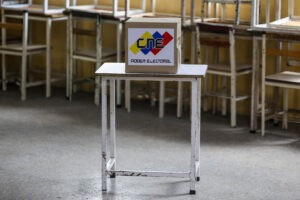 Un ingeniero independiente dejó una vez más en ridículo al CNE